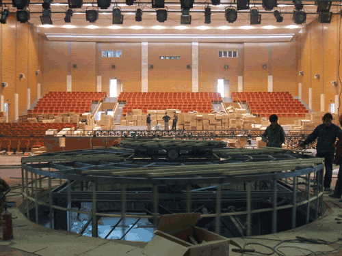 子母升降旋轉舞臺生產場景