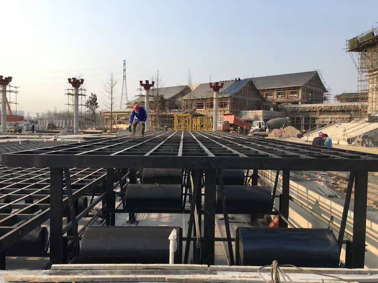 陜西漢中旅游景點水中舞臺工作中